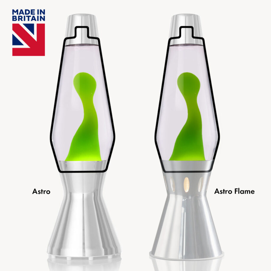 Bouteille de lampe à lave Mathmos Astro avec lave verte et liquide transparent sur fond blanc