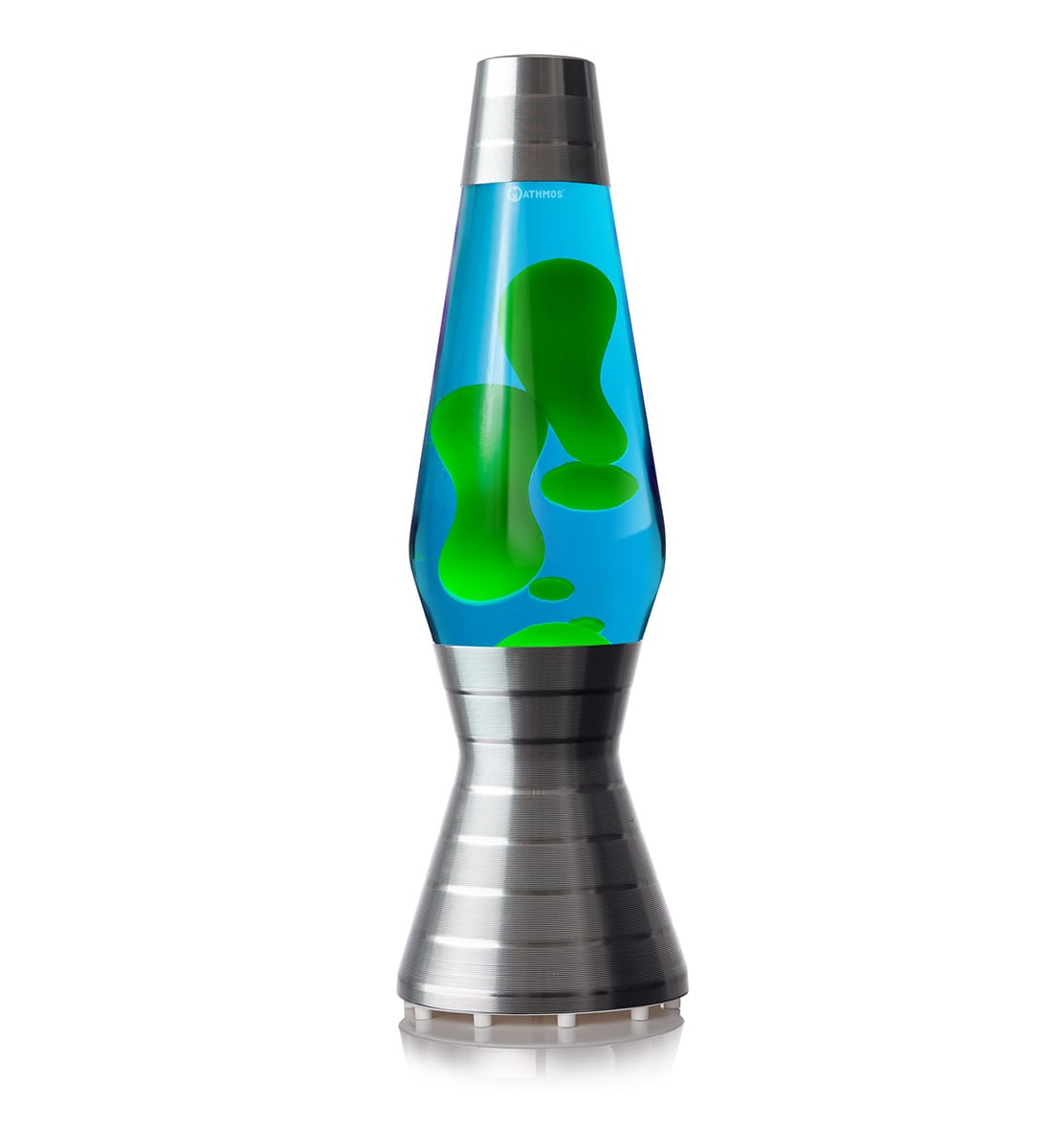 Lampe à lave en platine Mathmos Astro Vinyl avec liquide bleu et lave verte sur fond blanc