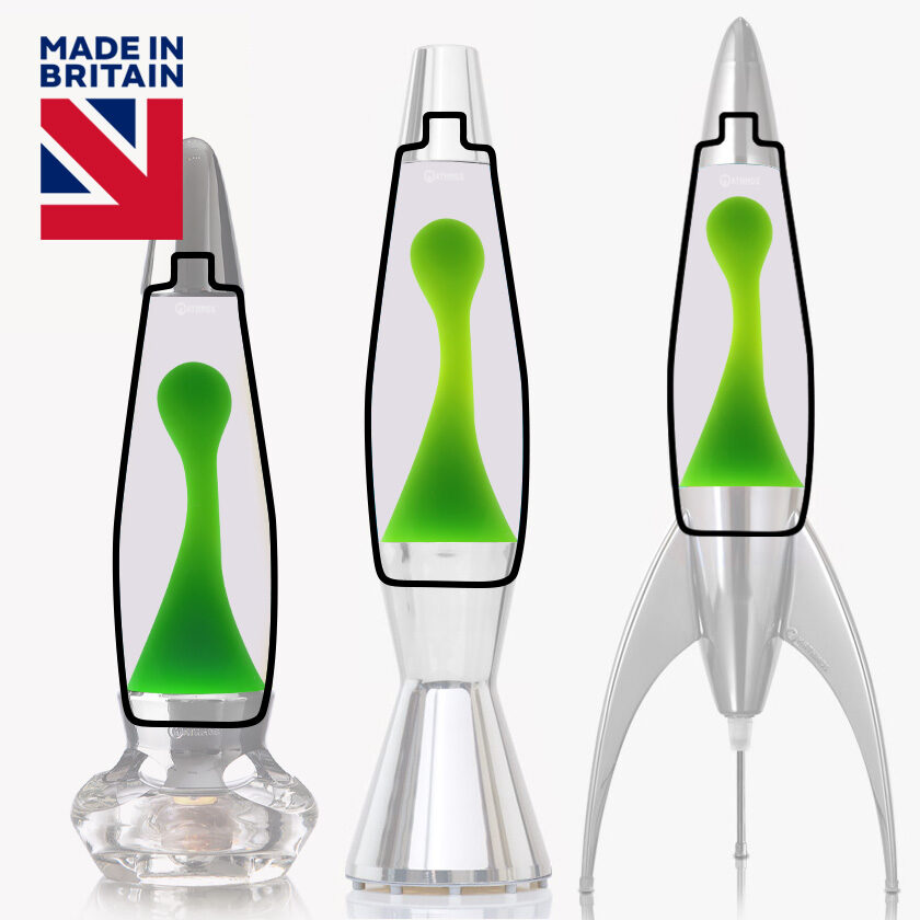 Trois lampes à lave Mathmos Astrobaby, Telstar et Evo avec lave verte et corps transparents sur différentes bases sur fond blanc