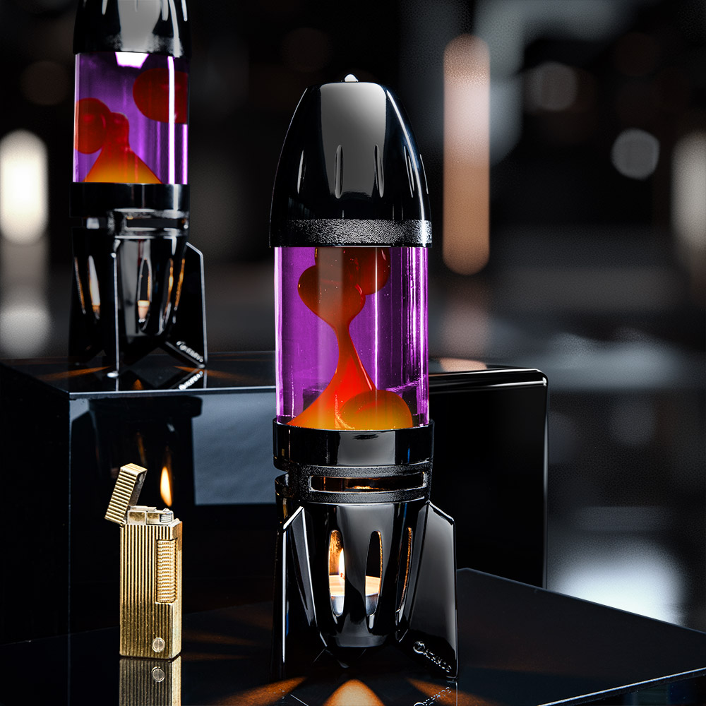 Lampe à lave à bougie noire Mathmos Fireflow avec liquide violet et lave orange sur fond sombre
