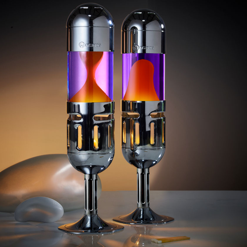 Deux lampes à lave à bougie Mathmos Pod chromées avec liquide violet et lave orange, lampe à lave unique